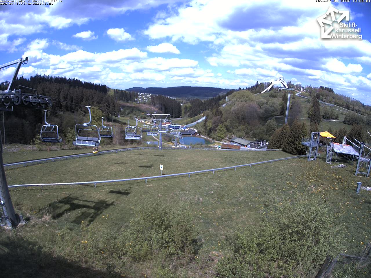 Webcam Astenstrasse / Herrloh Blitz - Skiliftkarussell Winterberg